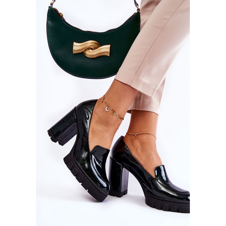Escarpins laqués à la mode sur une plate-forme Margott verte massive 2