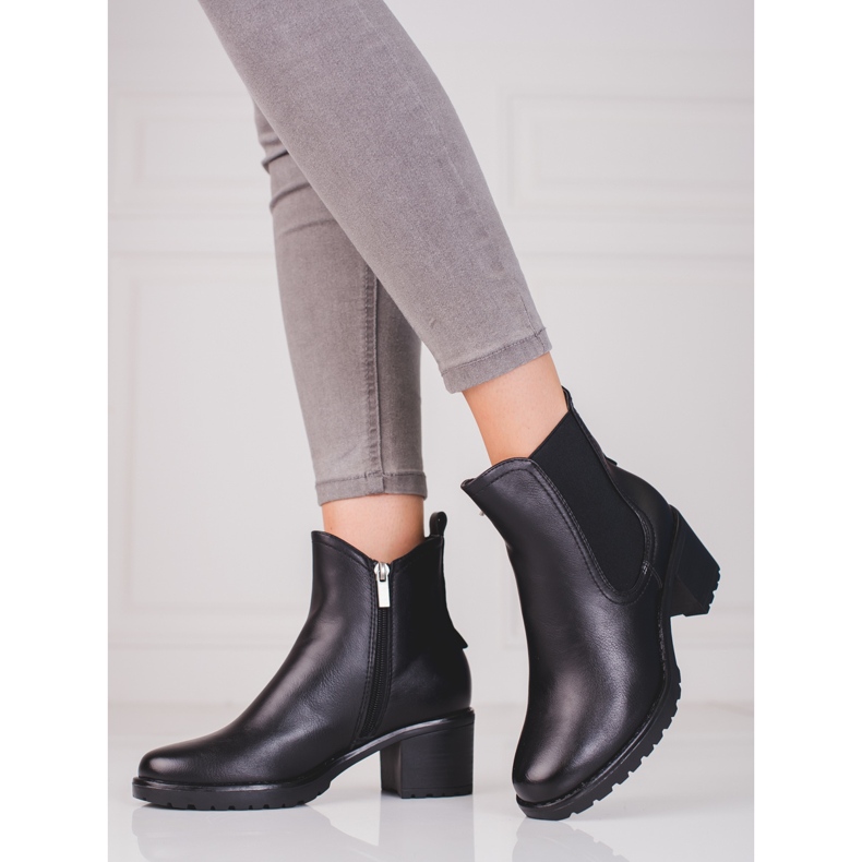 Bottines Chelsea Shelovet noires sur un poteau 1