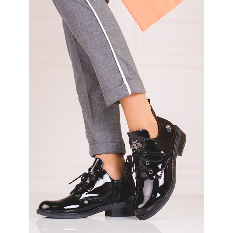 Bottes pour femme vernies avec une coupe Shelovet le noir 1 Bottes pour femme vernies avec une coupe Shelovet le noir 1