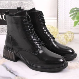 Bottes pour femmes laquées avec un talon décoratif, isolées noir Filippo le noir 5