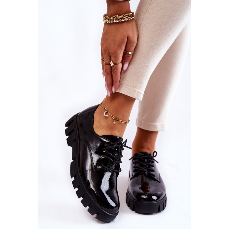 Vinceza Chaussures laquées à la mode nouées Black Gwendy noir 1