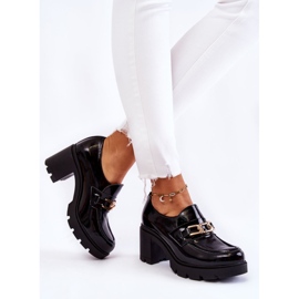 PL5 Chaussures noires laquées sur un pilier avec un ornement d'or Mikeyla le noir 2