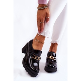 PL5 Chaussures noires laquées sur un pilier avec un ornement d'or Mikeyla le noir 1