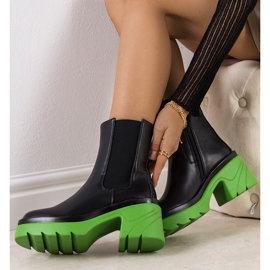 PA1 Bottines noires sur la plateforme Torrela verte 1