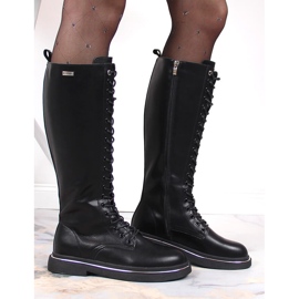 Bottes en cuir pour femmes isolées noires Goe KK2N4046 1