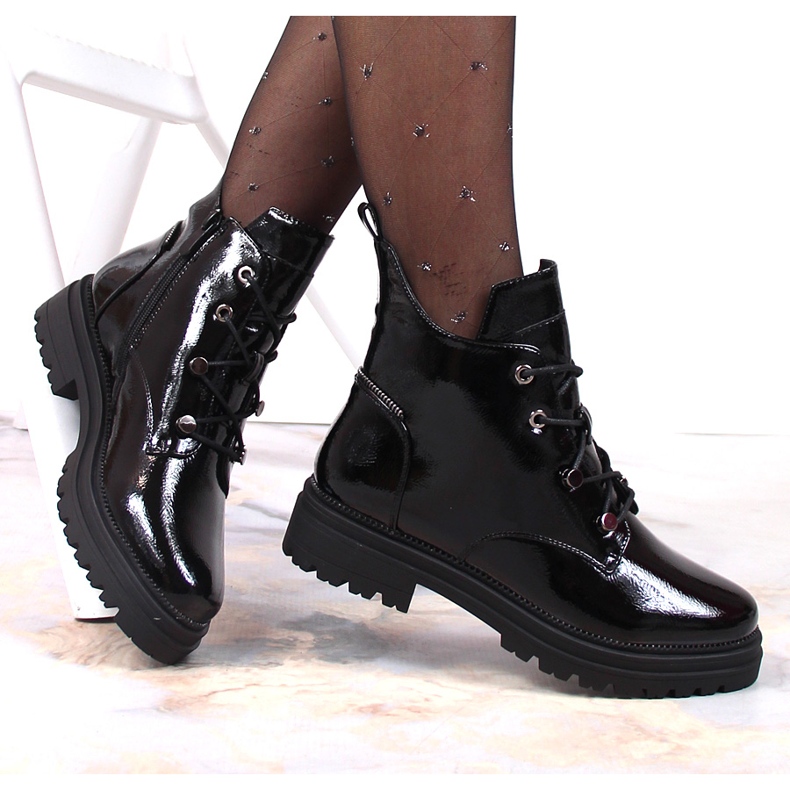 Bottes isolées en cuir verni noir pour femmes Filippo PAW387 1