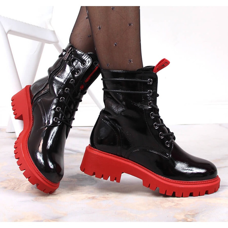 Bottines laquées à semelles rouges et isolées noires Laura La.Fi 1