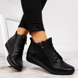 Bottes pour femmes en cuir sur un coin noir Helios 567 le noir 2