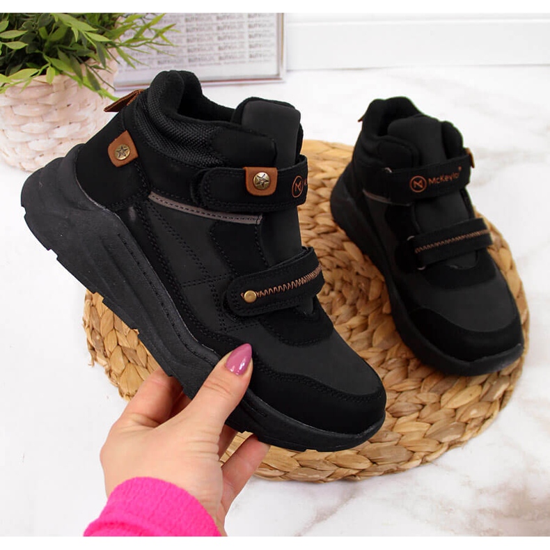Boots garçon noires à scratchs McKeylor 1
