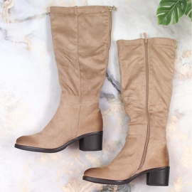 Bottines à talons en daim beige par T.Sokolski 4