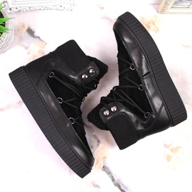 Bottes à lacets pour femmes avec une plate-forme Laura La.Fi noire isolée le noir 5