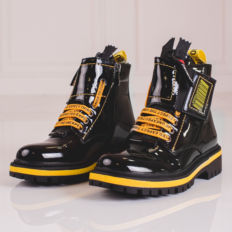 Bottines en cuir verni pour fille avec empiècements Shelovet jaunes le noir 1 Bottines en cuir verni pour fille avec empiècements Shelovet jaunes le noir 1