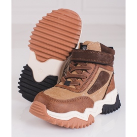 Bottes garçon isolées Shelovet marron brun 1