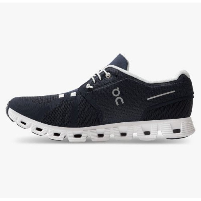 On Running Sur les chaussures de course Cloud 5 5998916 le noir 1