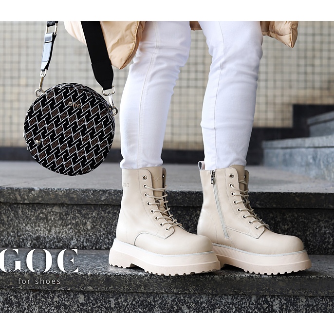 Bottes en cuir sur la plate-forme isolée beige Goe KK2N4066 1