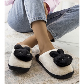 Inna Chaussons noirs avec un lapin Lapin blanc 1