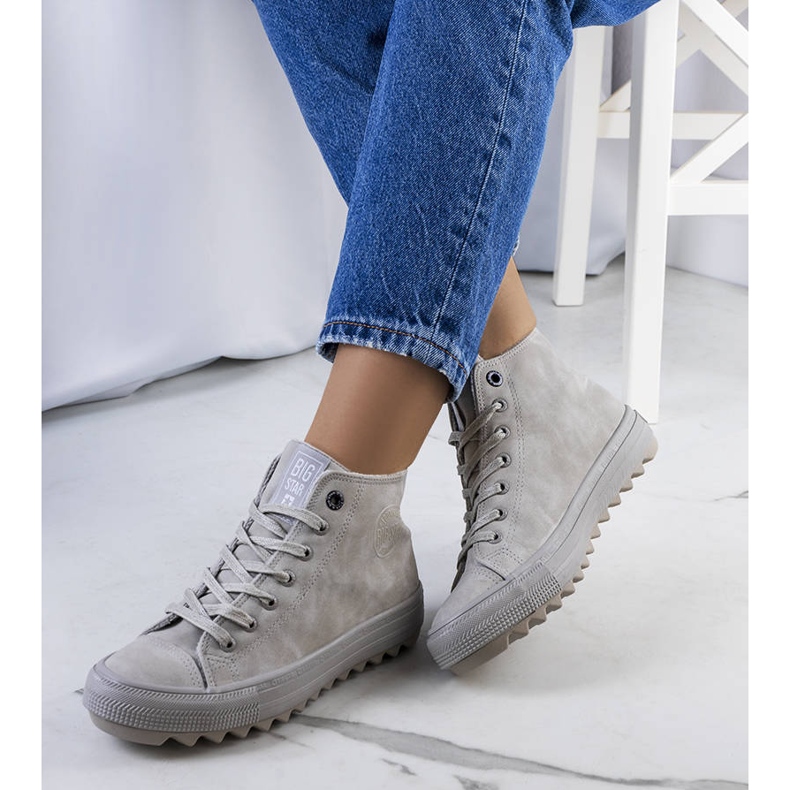 Baskets isolées grises Big Star GG274070 1 Baskets isolées grises Big Star GG274070 1