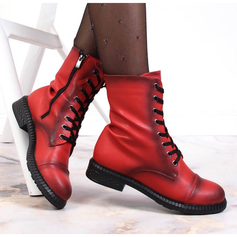 Bottines à lacets avec une fermeture éclair isolée T.Sokolski W SCA178B rouge 1