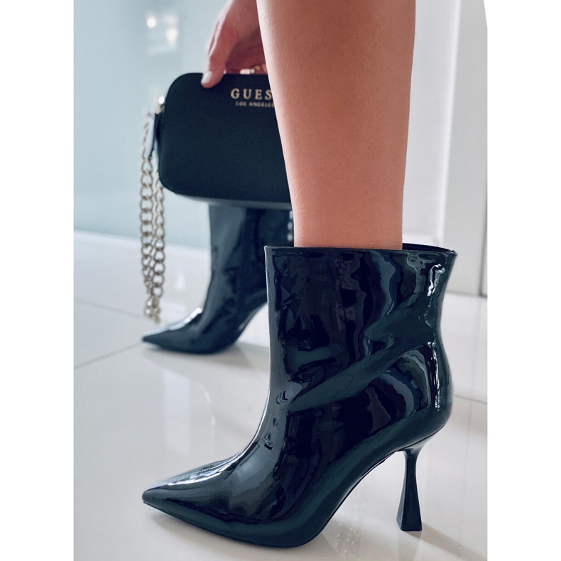 BM Bottines laquées sur un stiletto Sylvia Black le noir 2