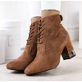 BM Bottes marron sur le poteau Verano brun 1 BM Bottes marron sur le poteau Verano brun 1