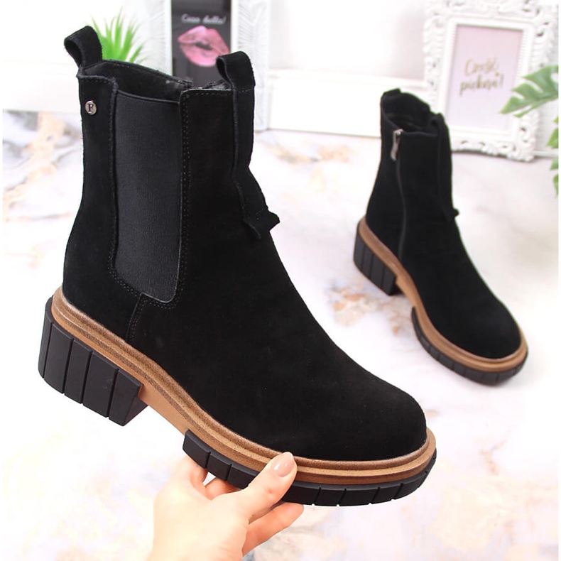 Bottines en cuir, daim pour femmes isolées noir Filippo le noir 1