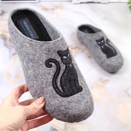 Chaussons feutre femme maison avec un chat gris Panto Fino KK267047 1