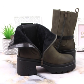 Bottines Chelsea pour femmes sur le poteau, daim Jezzi vert chaud 3