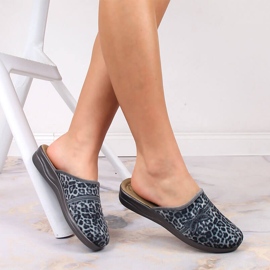 Pantoufles confortables grises pour femmes à imprimé léopard Inblu 6
