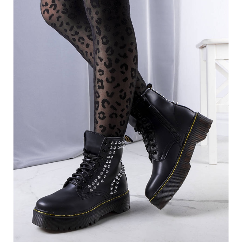 PA1 Boots noires à clous Castello 1