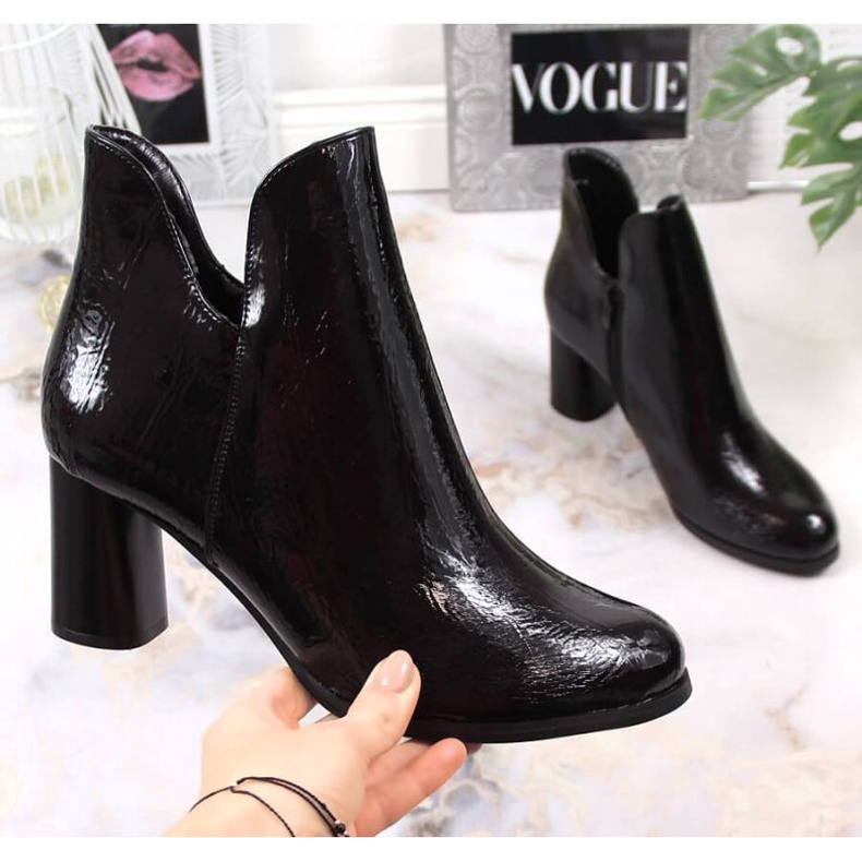 Bottes laquées sur le poteau isolées Jezzi W JEZ385A noir 1