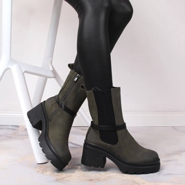 Bottines Chelsea pour femmes sur le poteau, daim Jezzi vert chaud 5