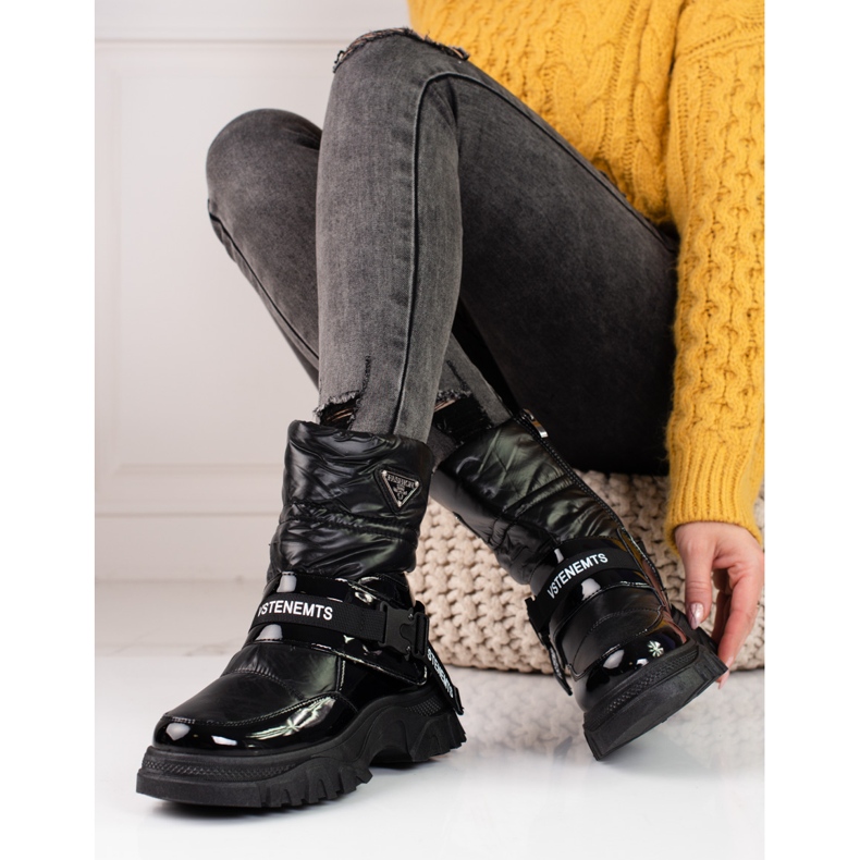 Bottes de neige Shelovet pour femmes isolées avec fourrure noir 1