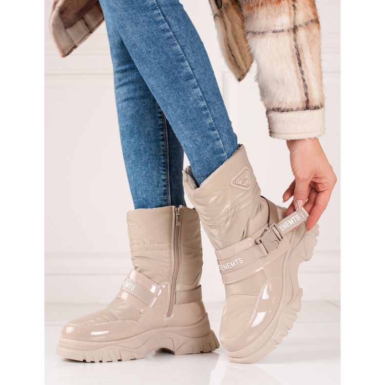 Bottes de neige Shelovet pour femmes isolées avec fourrure beige 1