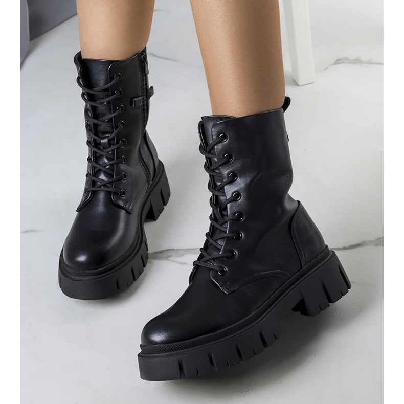 BM Bottes noires sur une semelle Darius massive le noir 1