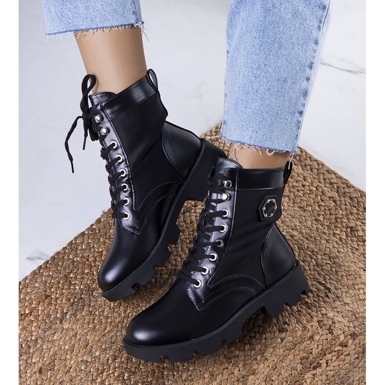 BM Bottes isolées noires d'Orozo le noir 1 BM Bottes isolées noires d'Orozo le noir 1