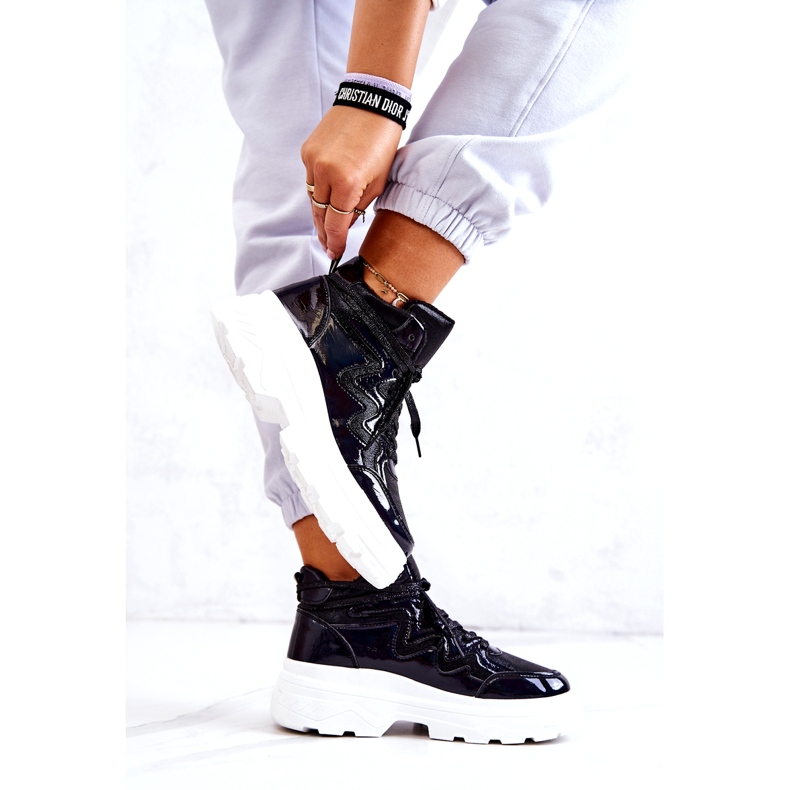 Chaussures de sport isolées noires pour femmes le noir 2