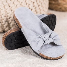 SHELOVET Chaussons en daim sur la plate-forme gris 1