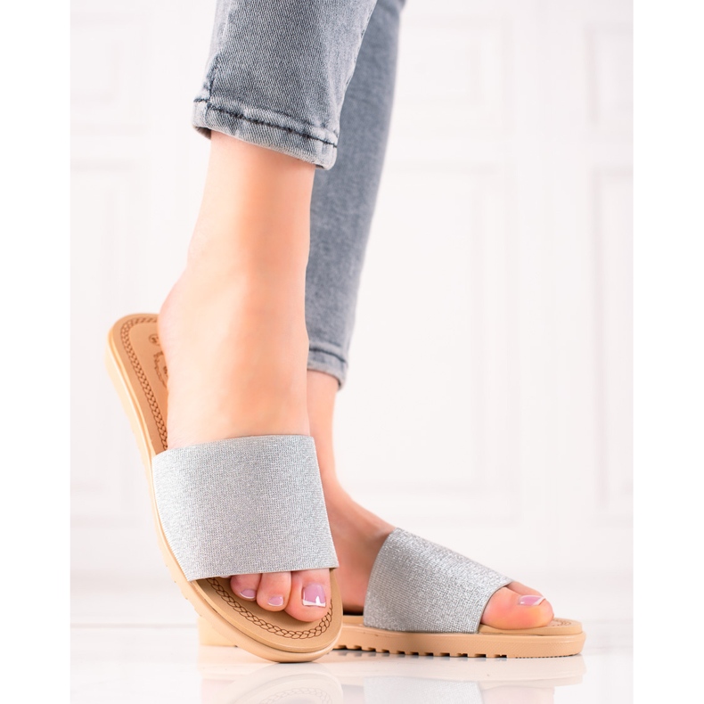 TRENDI Chaussons à paillettes argent 1 TRENDI Chaussons à paillettes argent 1