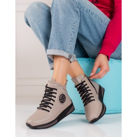 Baskets pour femmes sur la plateforme Shelovet en cuir naturel beige 1