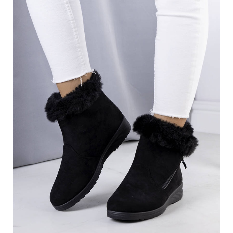 Bottes de neige noires isolées avec fourrure Crina 1
