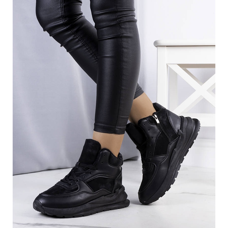 BM Baskets isolées noires de Malvern le noir 1