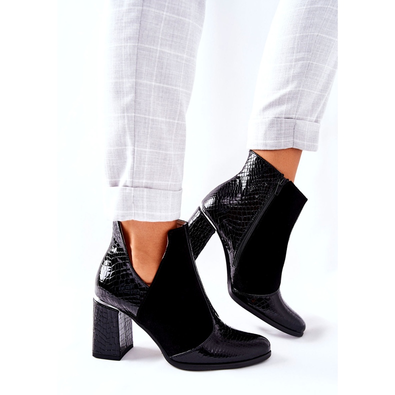 Bottes en cuir pour femmes sur un talon noir 4