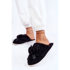 Chaussons Femme Castello Noirs En Fourrure À Pompons 2