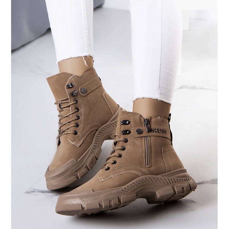 Bottes isolées marron en éco-daim Pirangi beige 1