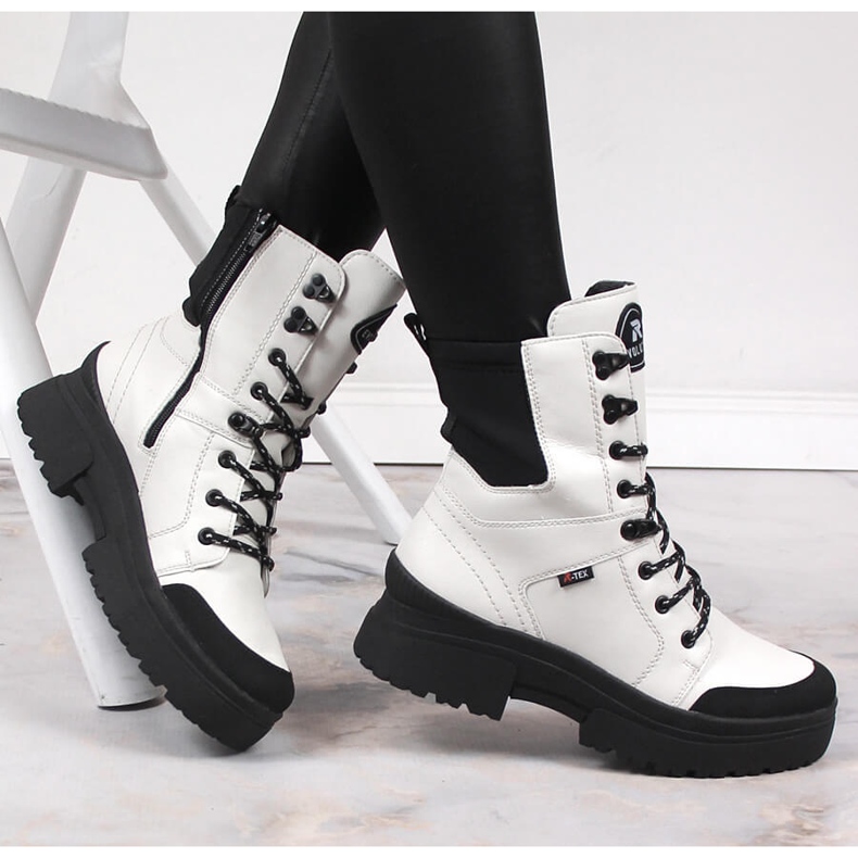 Bottes en cuir imperméables blanches pour femmes Rieker Revolution W0374-80 noir 1