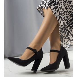 BM Escarpins noirs à bride Kaiser 1