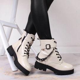 Bottes laquées avec une chaîne isolée Laura La.Fi W PMR28 beige 4
