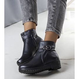 PA1 Bottes isolées noires sur le coin de Yarela le noir 1