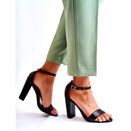 PG1 Sandales Classiques En Cuir On A Bar Noir Sallen 2