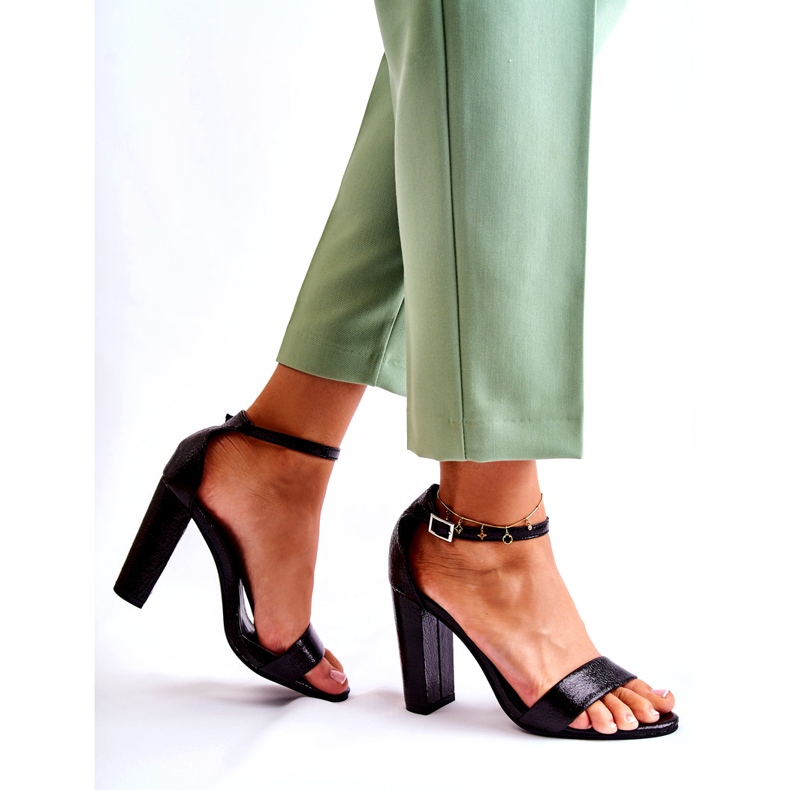 PG1 Sandales Classiques En Cuir On A Bar Noir Sallen 2